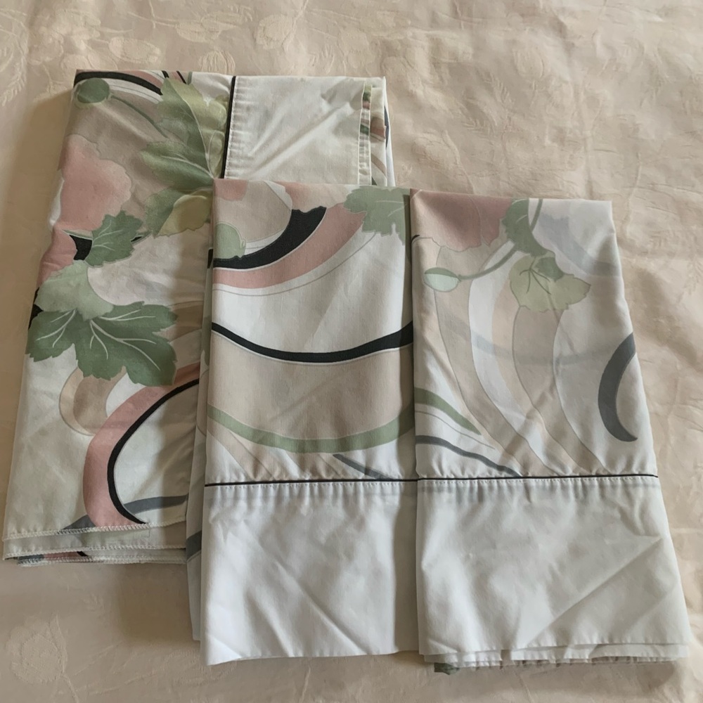 No-Iron Twin Flat Sheet and 2 Pillow Cases